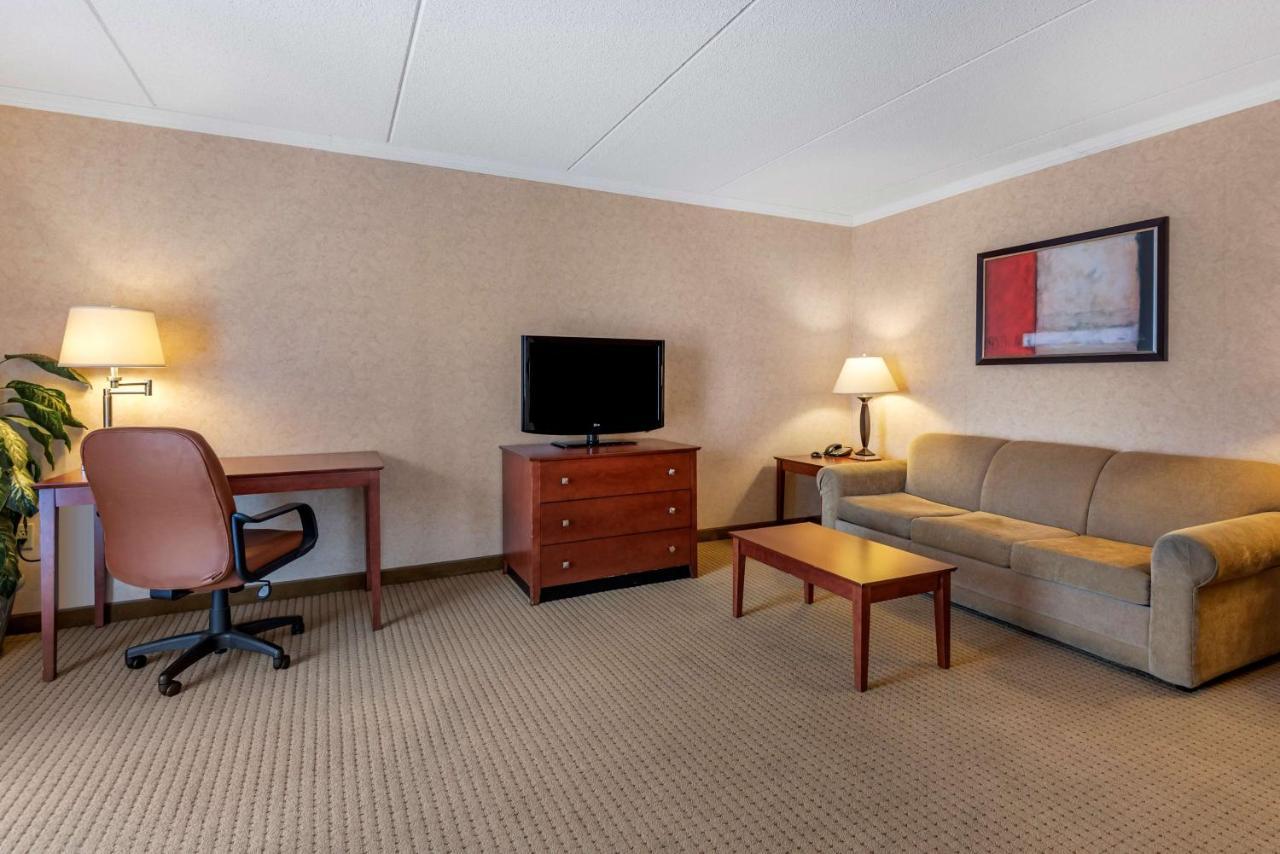 Best Western Plus Oswego Hotel&Conference Center Exterior foto
